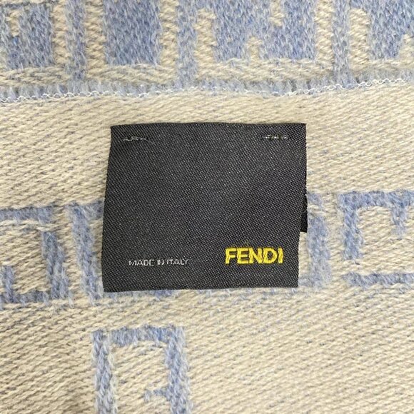 Auth FENDI - Light Blue Cream Wool Scarf - Picture 6 of 6